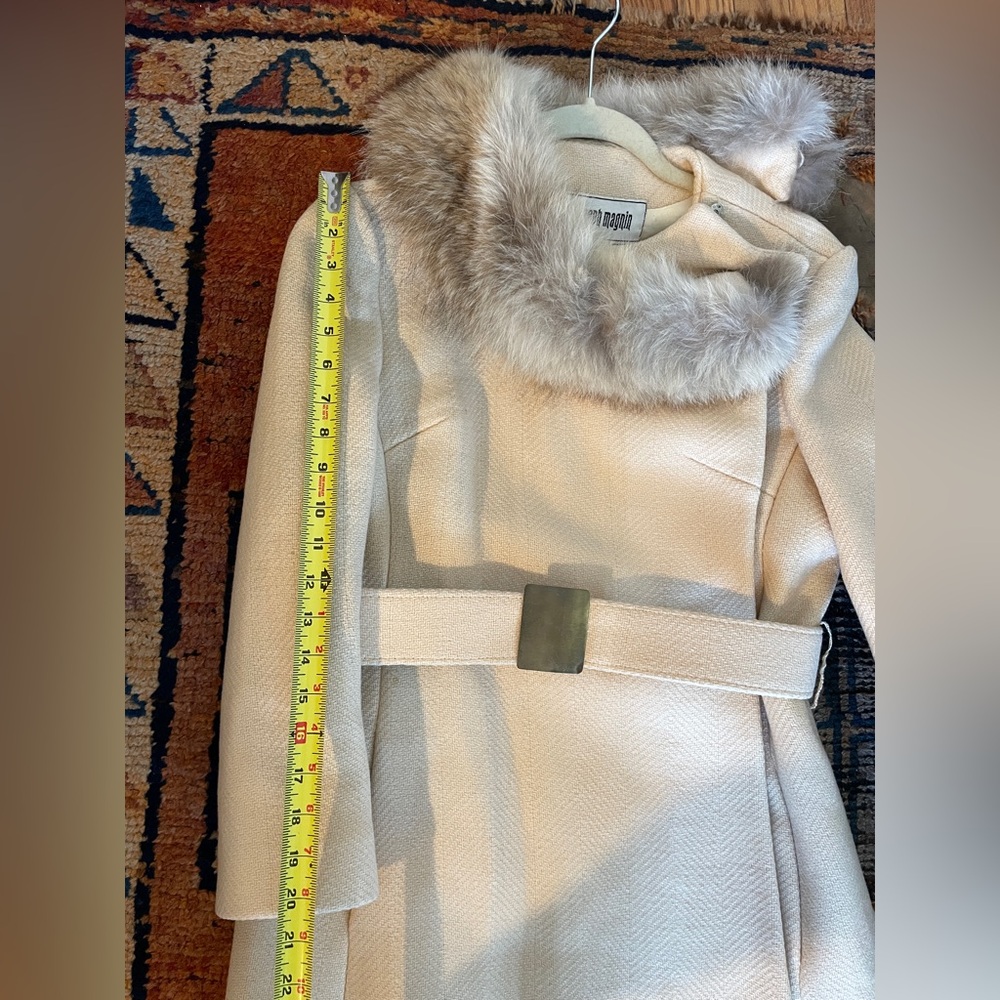 Vintage Cream Wool Women's Fox Fur Collar Belted Coat size small